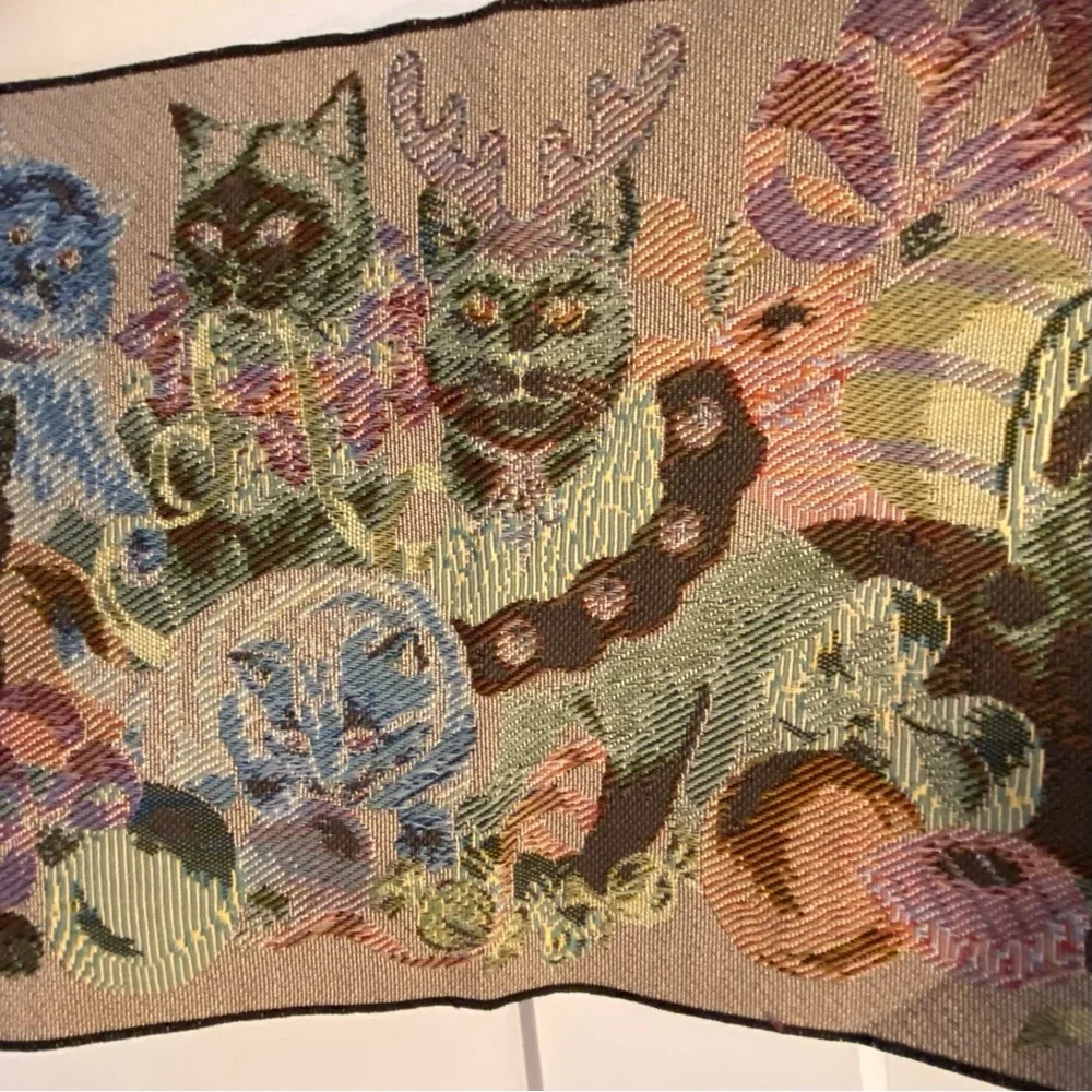 VINTAGE CATS & KITTENS CHRISTMAS Tapestry Whimsical Holiday Cat - Multicolor